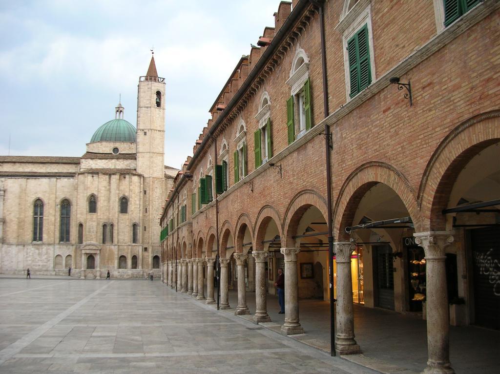 Apartmán Dietro Piazza Ascoli Piceno Exteriér fotografie